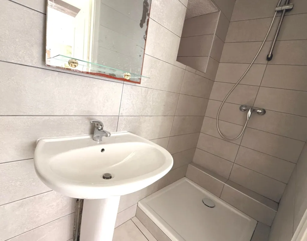 Salles de bain - Studio Lumineux à La Côte Saint-André