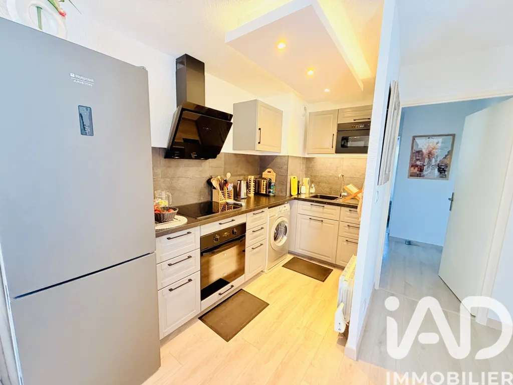 Köök - 3-Bed Apartment with Balcony in Bruguières