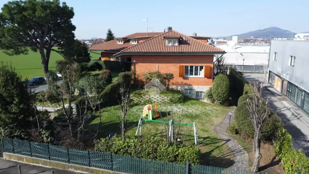 Vue aérienne - First-Floor Apartment with Private Porch in Mozzo