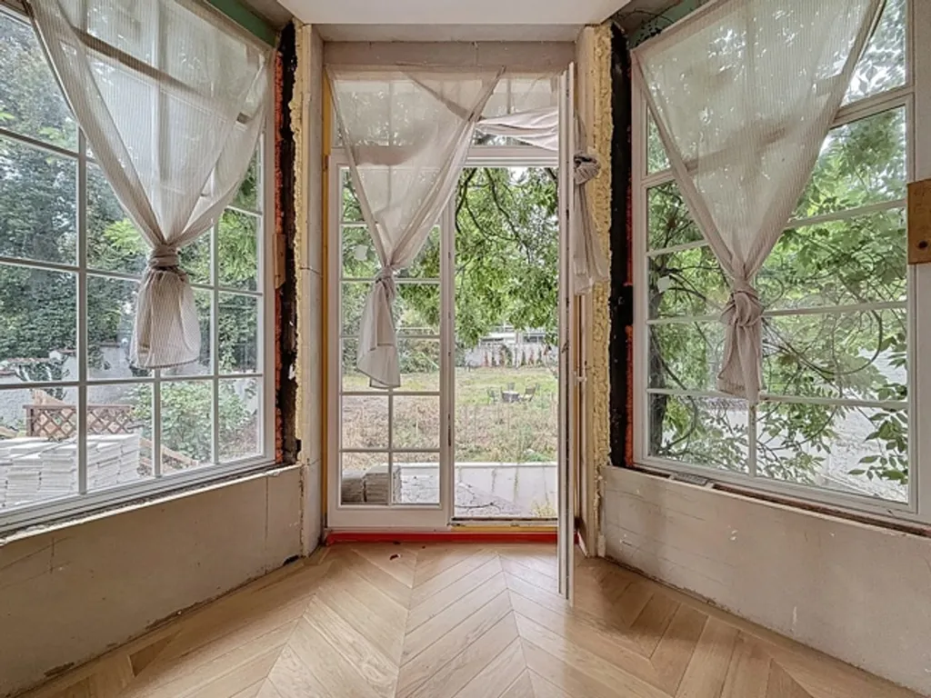 Pièces - Duplex avec Jardin dans le Quartier Louise