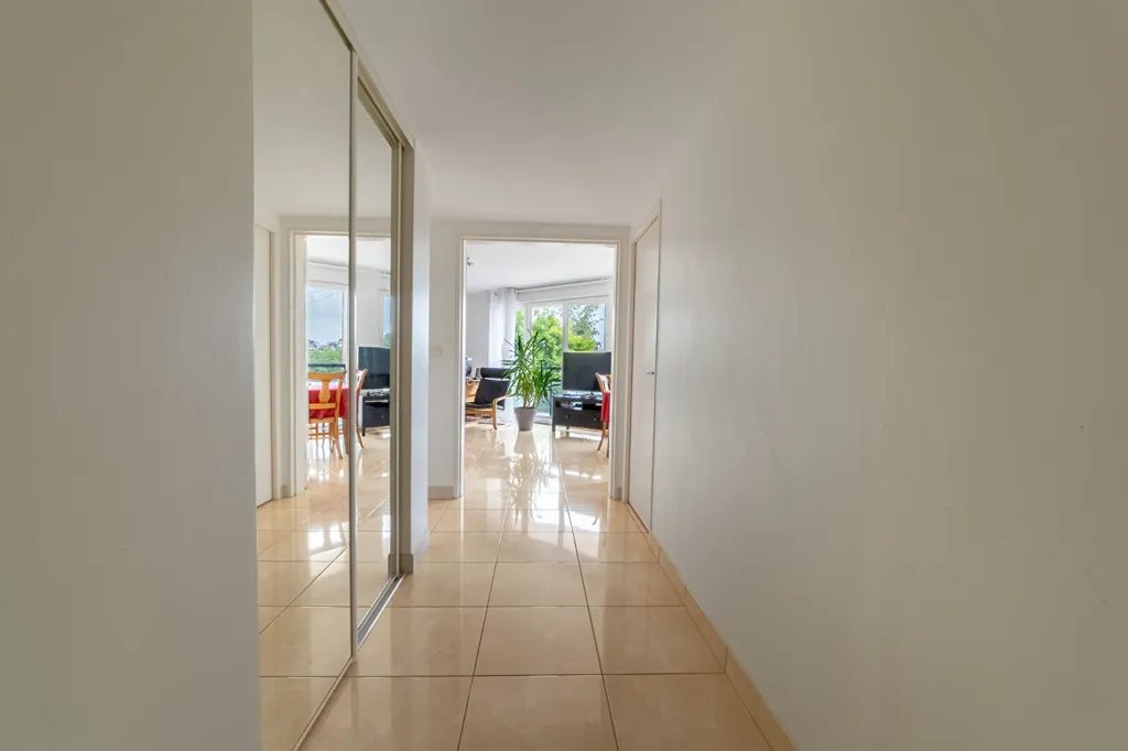 Esik - City Centre Flat with Erdre View in Nantes