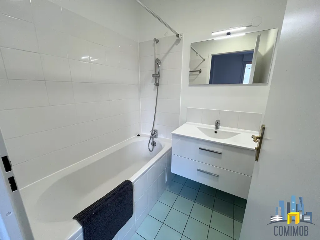 Salles de bain - Appartement Meublé au Faubourg de l’Arche à Courbevoie