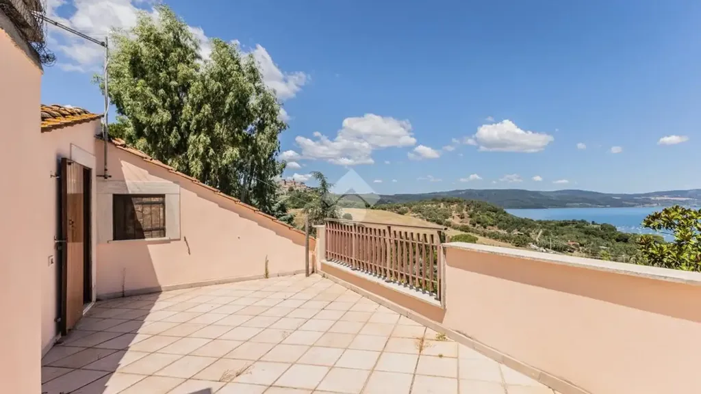 Terrace - Villa with Lake View in Bracciano