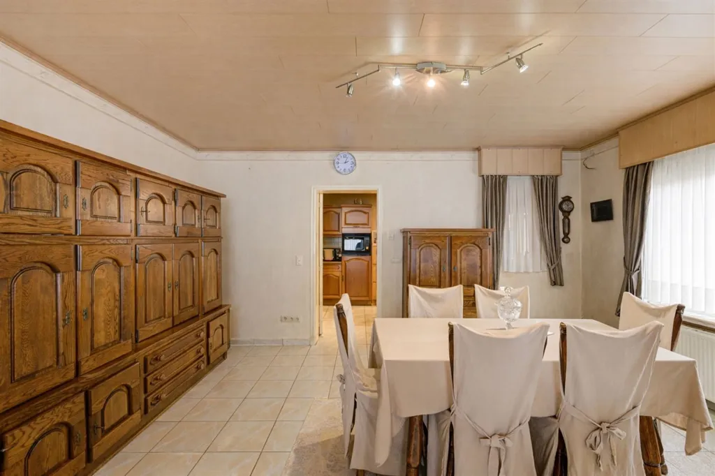 Söögituba - Renovatable House with Garden in Nijlen