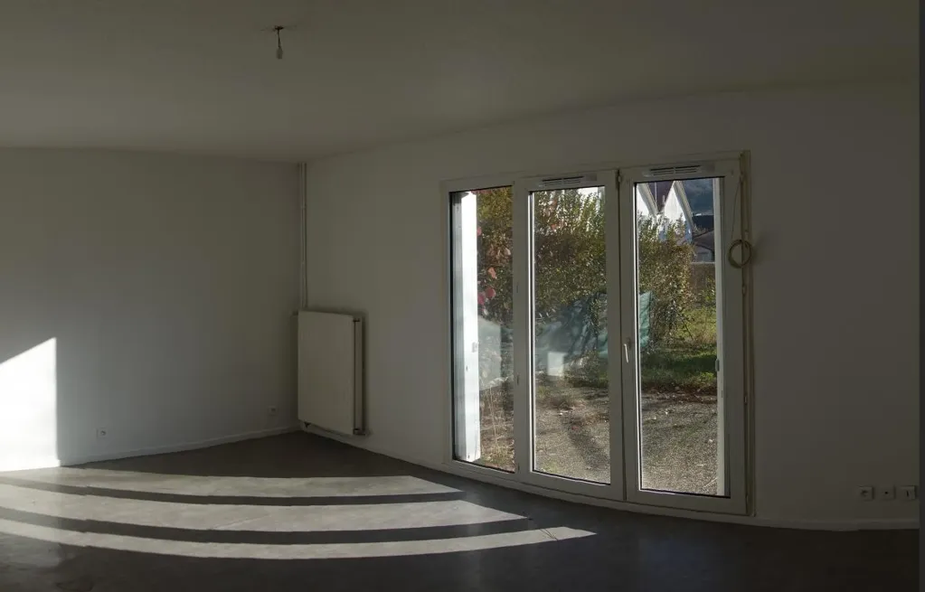Elutuba - Terraced House with Garden in Echenans