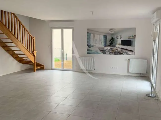 Elutuba - Newly Built House with Garden in Rouillon