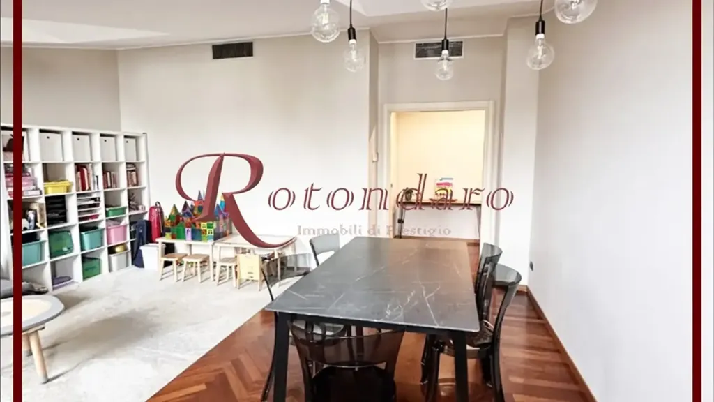 Söögituba - Penthouse Apartment with Double Exposure in Milan