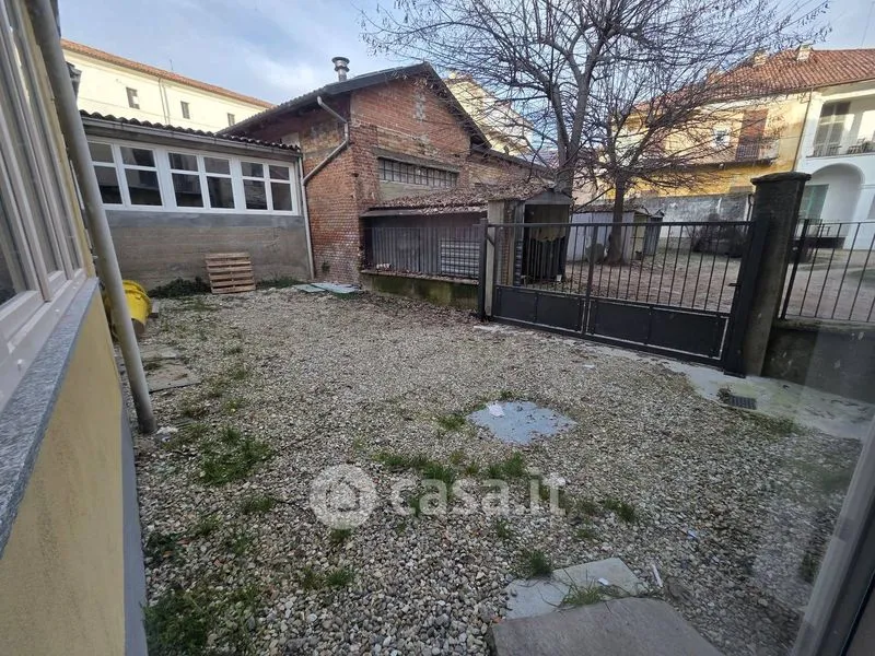 Jardin - Commercial Unit with Garden in Asti