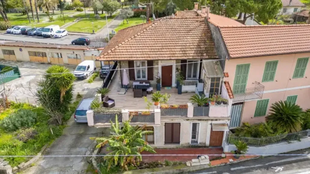 Vue aérienne - Trilocale with Terrace in Bordighera