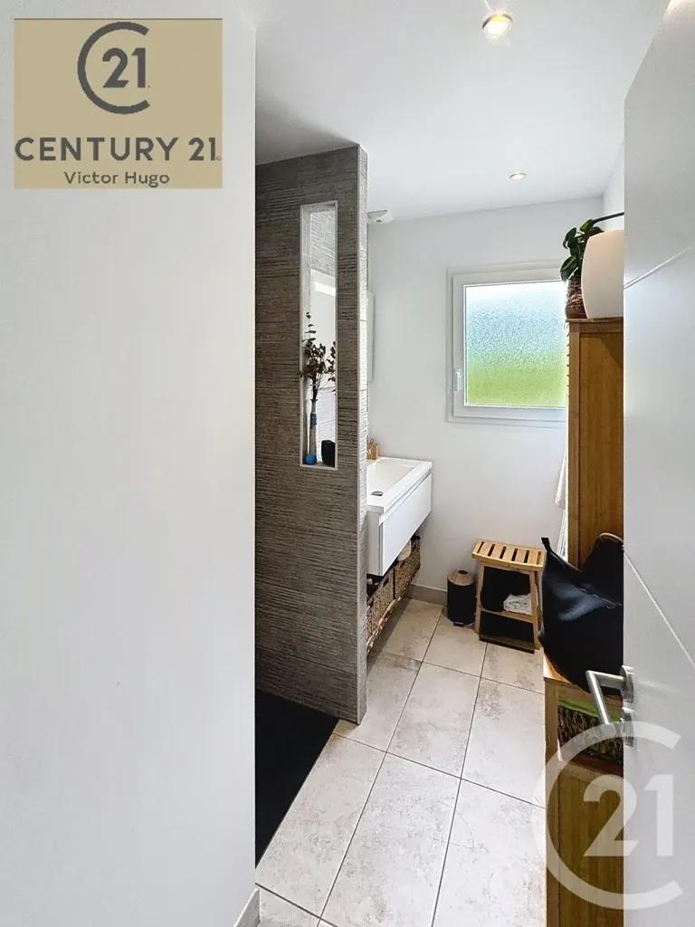 Salles de bain - Maison Récemment Construite en Plain-Pied à Limoges