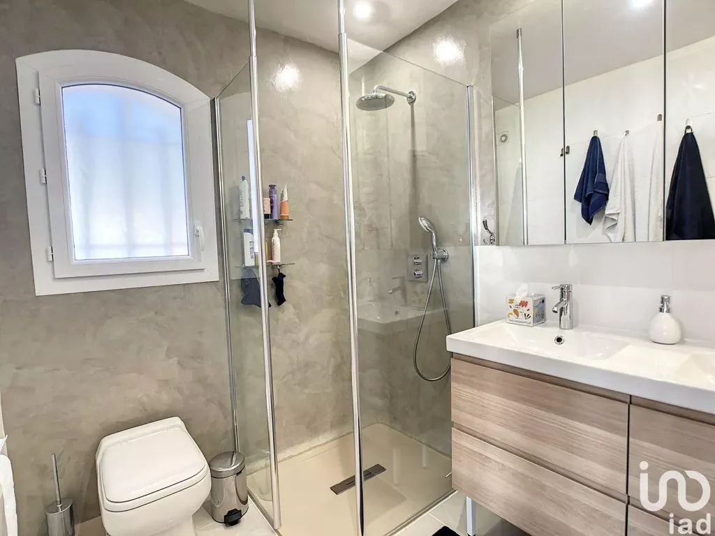 Salles de bain - Villa Rénovée avec Piscine au Muy