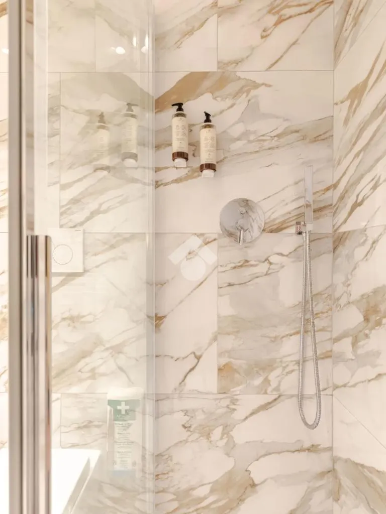 Salles de bain - Modern 2-Bedroom Apartment in Torino Centre