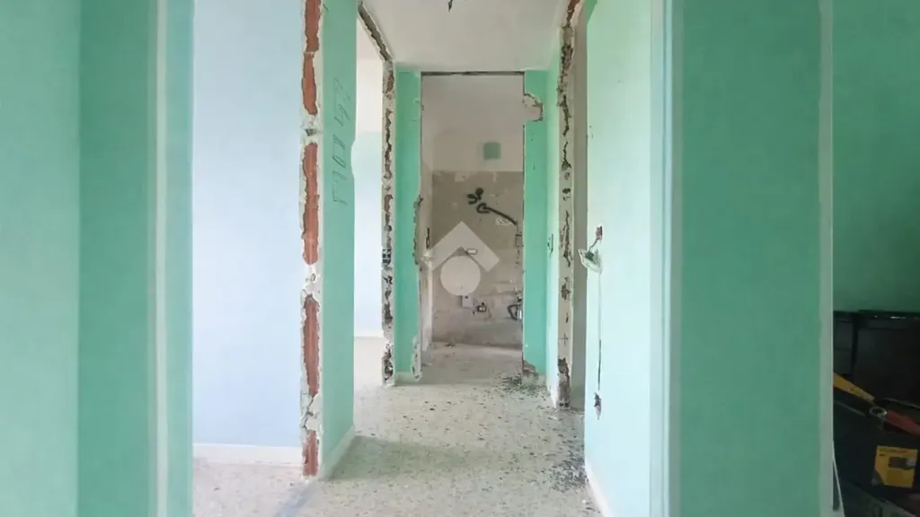 hallway_entrance