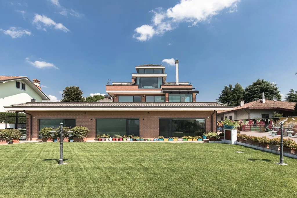 Exterior - Luxury Villa with Indoor Pool in Pantigliate