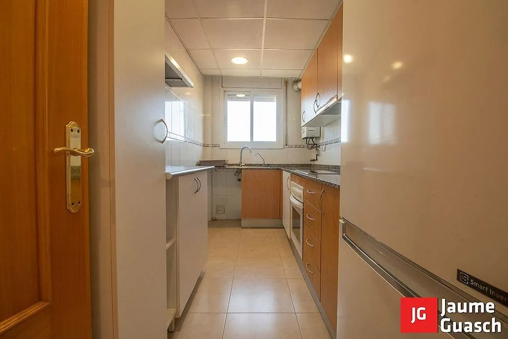 Köök - Apartment with Pool in Centre Torredembarra