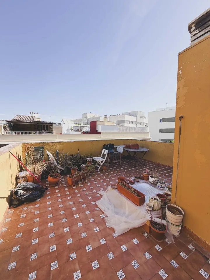 Terrace - Corner Chalet with Terrace in San José - Varela