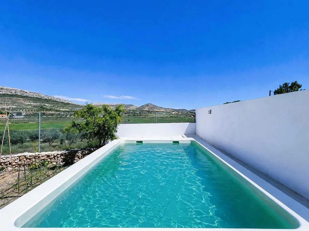 Piscine - Rustic House with Pool in Torre del Rico
