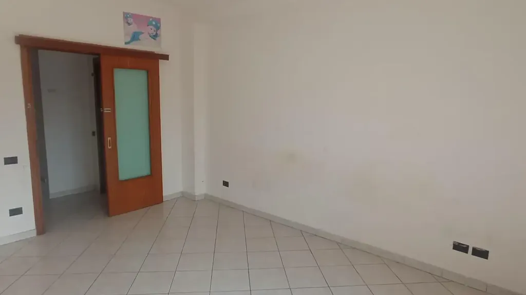 Pièces - 4-Bedroom Apartment with Balcony in Empoli