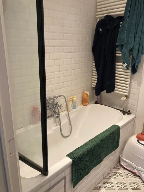 Salles de bain - Appartement 2 Chambres au Calme à Nivelles
