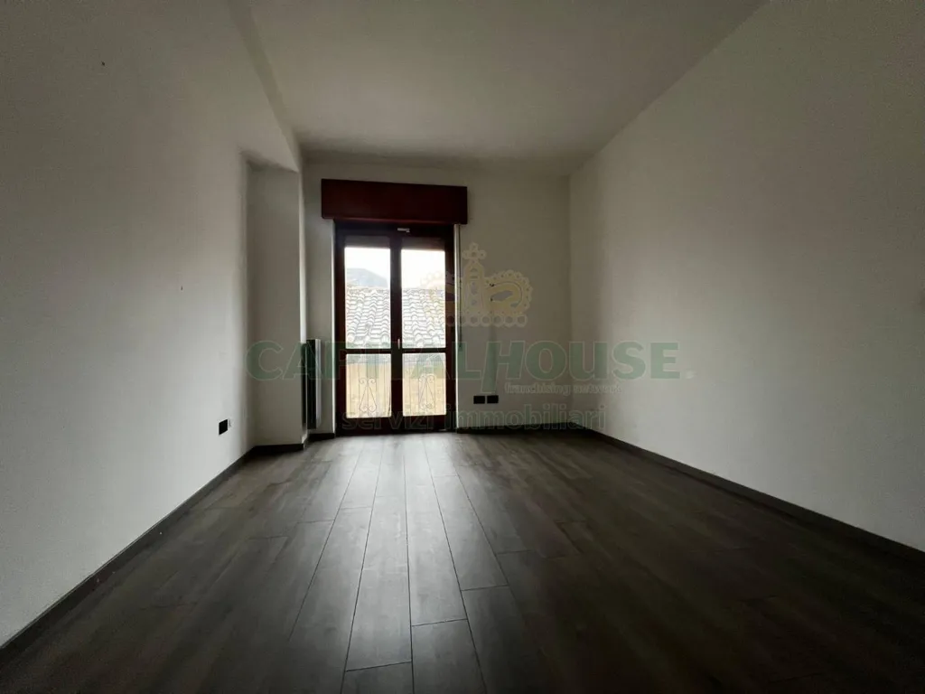 Rusticated Apartment with Balcony in Solofra