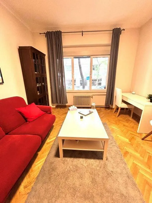 Elutuba - 3-Bedroom Flat with A/C in Almagro