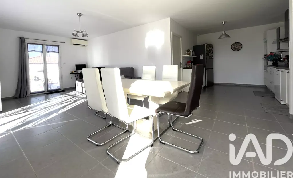 Söögituba - Flat-Roofed Villa with Pool Potential in Autignac