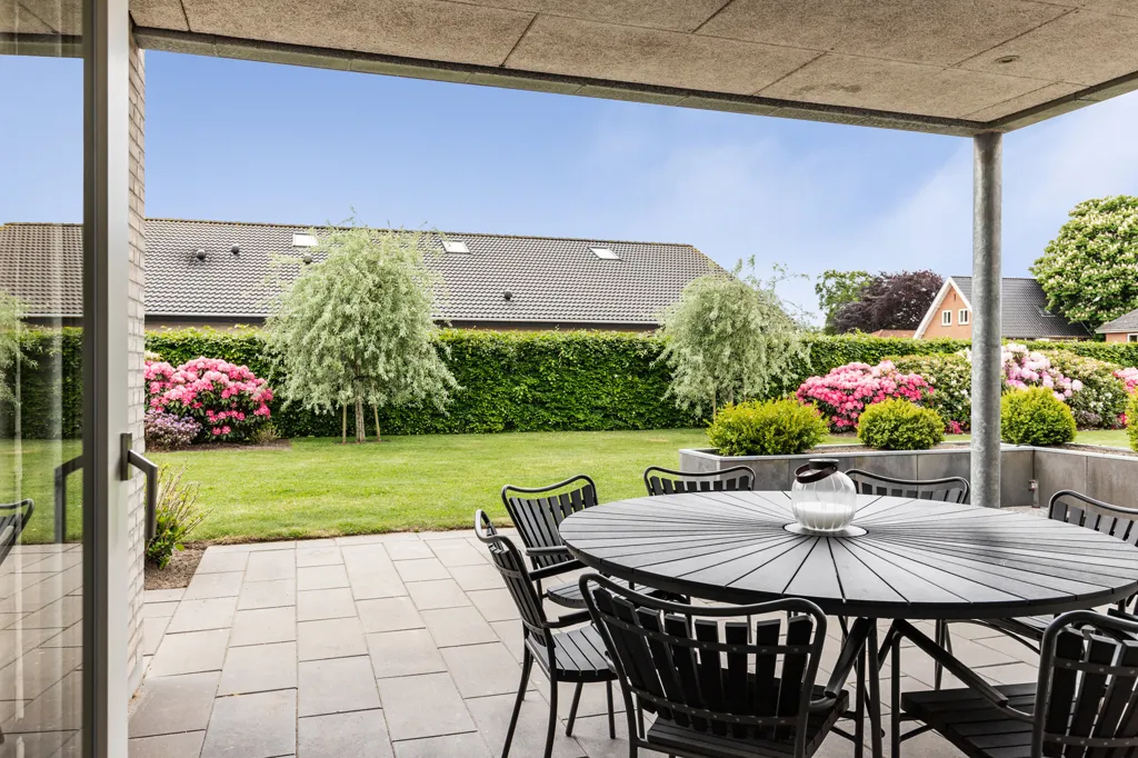 Terrasse - Modern Villa with Large Garden in Aabybro