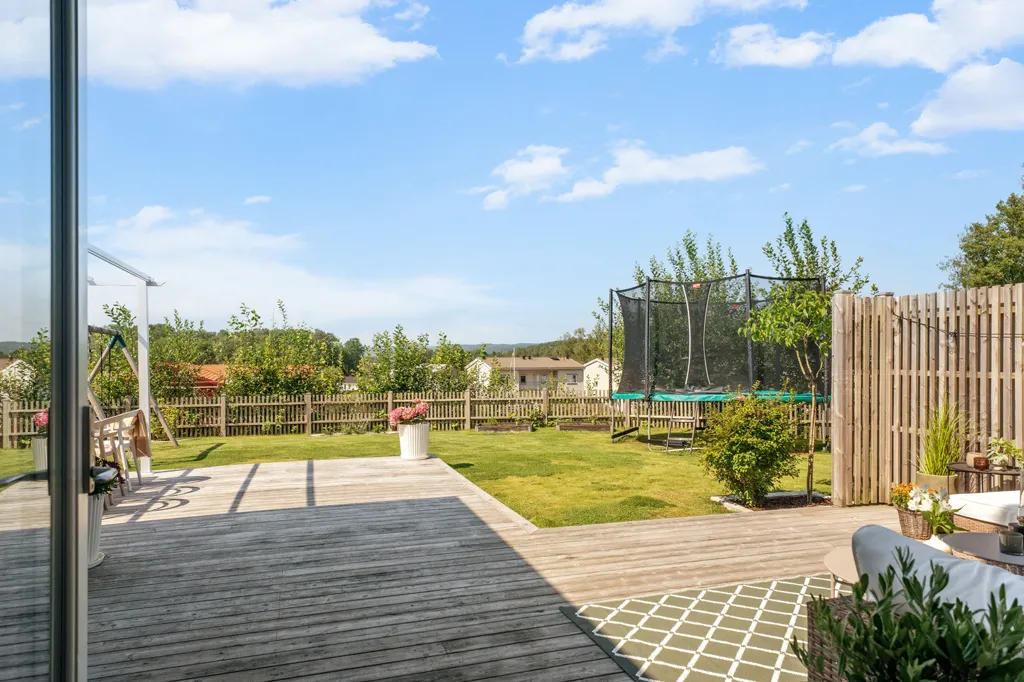 Garden - Modern Villa with Garden in Sunny Location