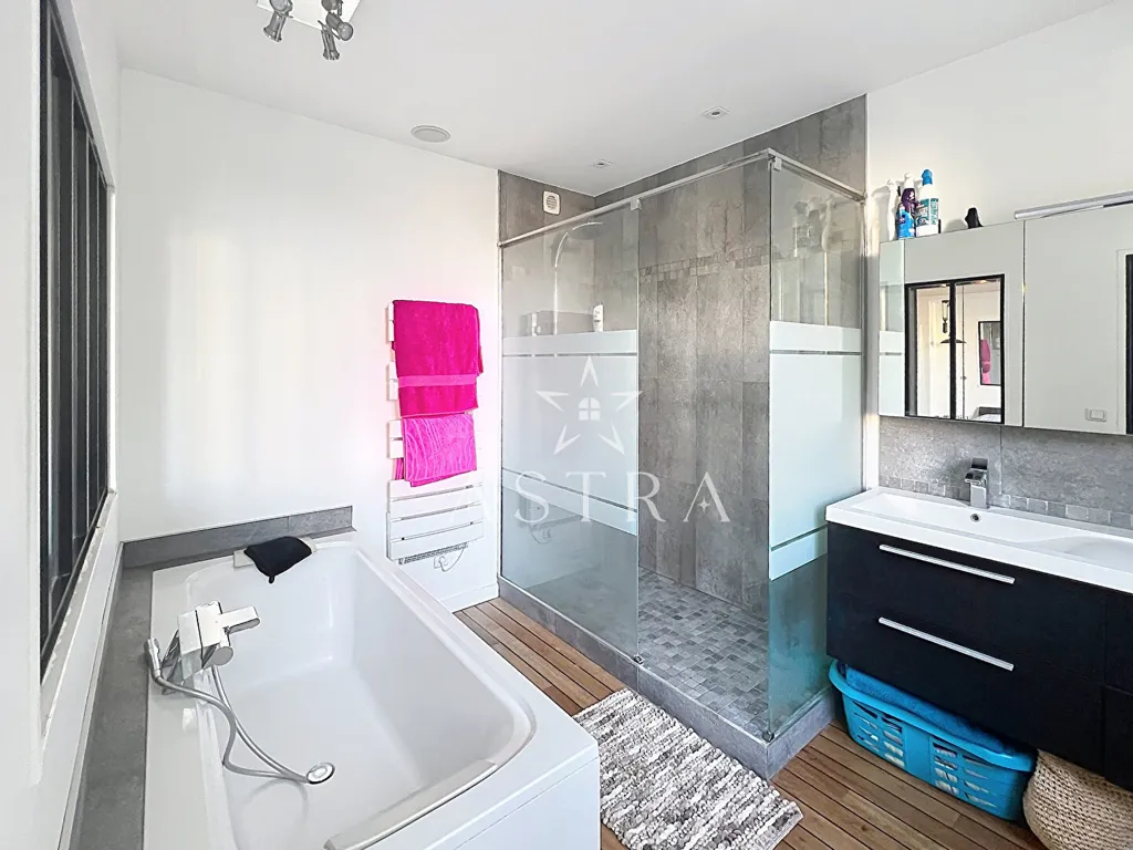 Bagni - Furnished Flat with Garden in Châtenay