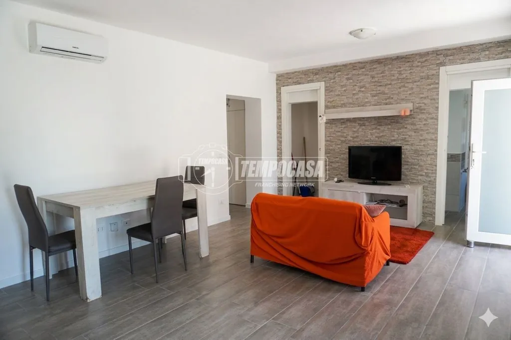 Séjour - Rear-Facing Apartment with Garden in Ancona