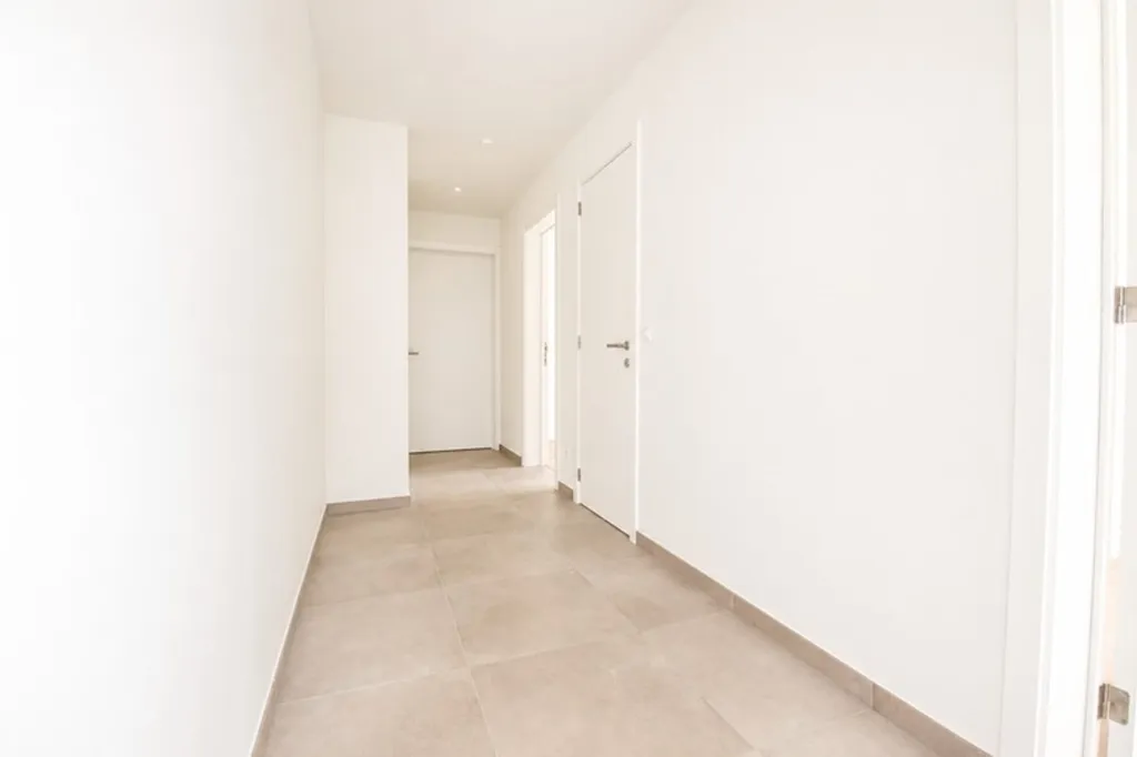 hallway_entrance