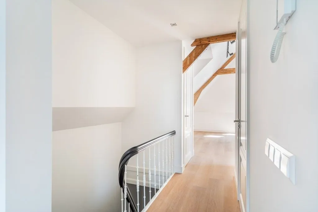 Esik - Renovated Loft in Zeeheldenkwartier, The Hague