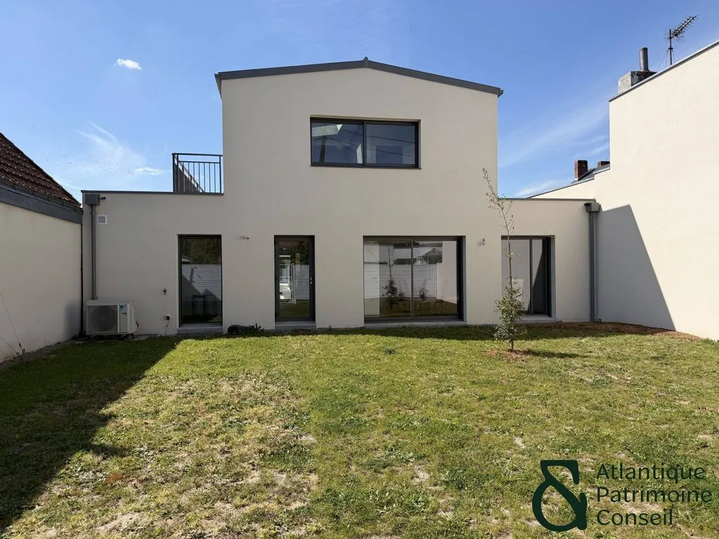 Aed - Office Conversion with Garden in Orvault