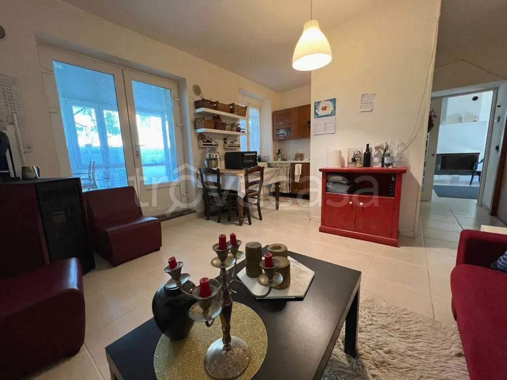 Elutuba - Semi-Detached House with Pool near Pesaro