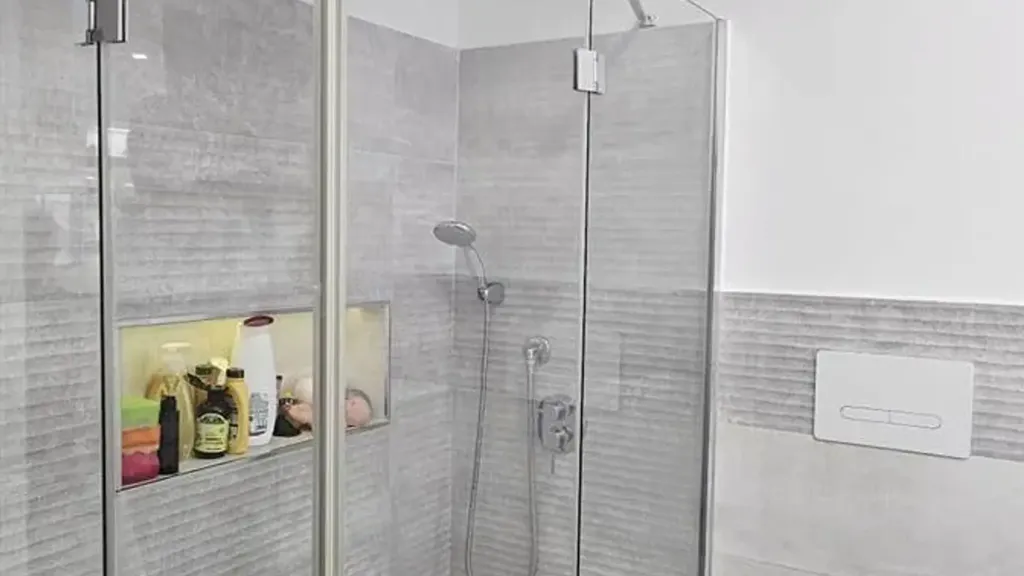 Vannitoad - Modernised Apartment with Panoramic Balcony in Messina