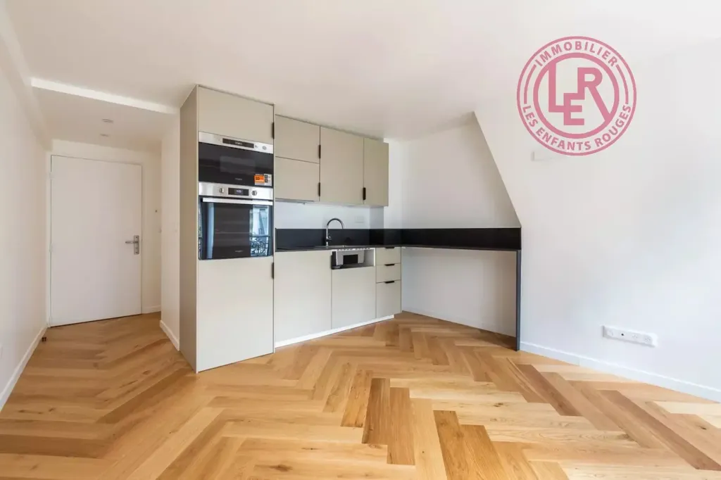 Cuisine - Appartement rénové avec vue sur les toits à Paris 6e