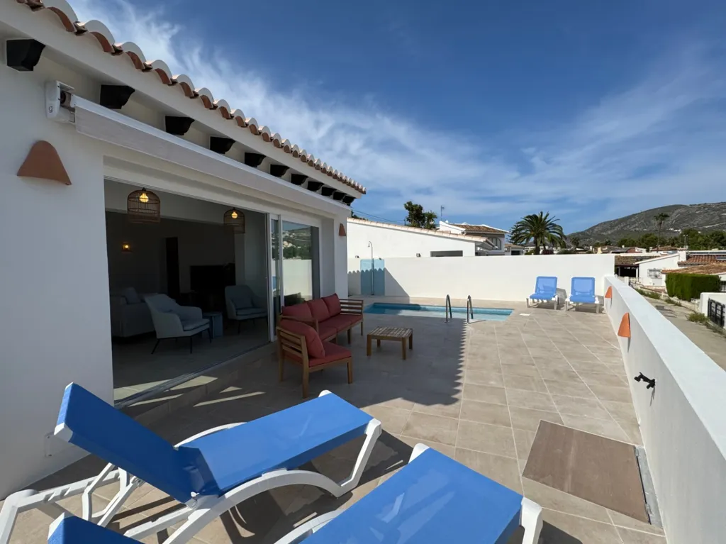 Bassein - Renovated Villa with Sea View in Moraira