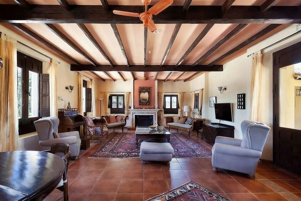Living Room - Andalusian Cortijo with Pool in Almogía