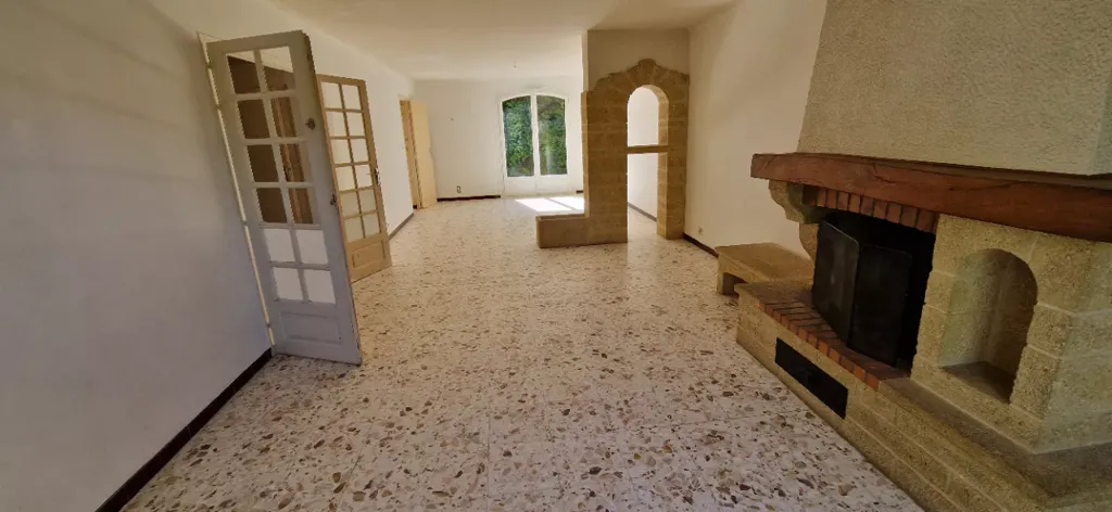 Séjour - Villa au Calme avec Terrain à Clermont-l'Hérault