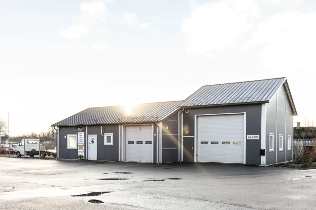 Extérieur - Industrial Unit with Workshop in Central Emmaboda