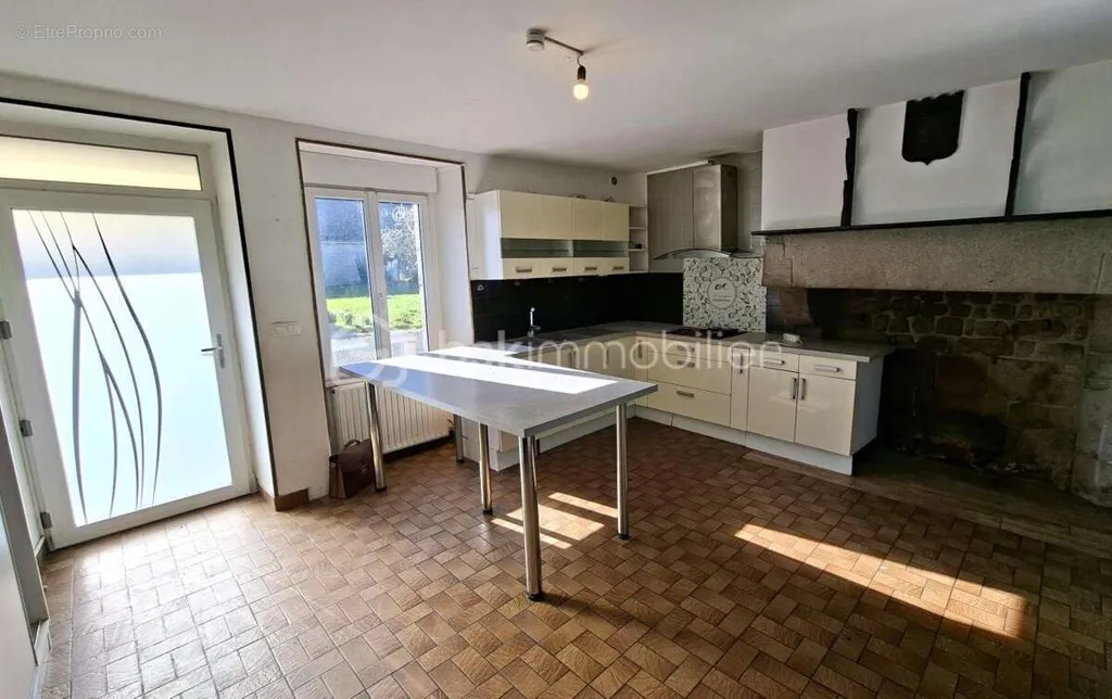 Cuisine - Longère en Pierre avec Garage entre Saint-Sever et Vire