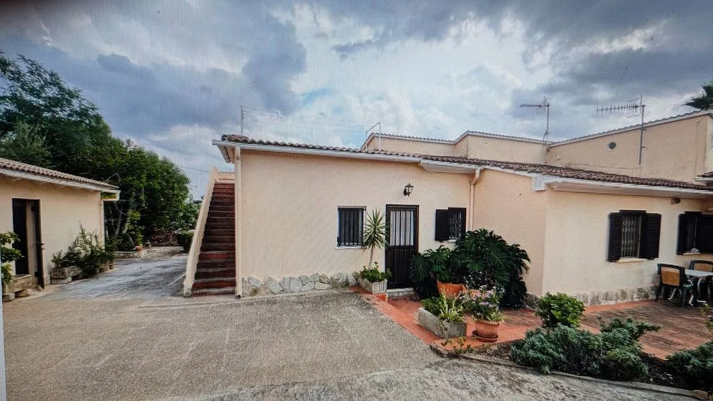 Välivaade - Rustic House with Pool in Reis Catòlics