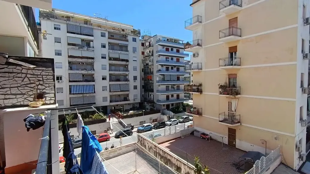 Balcone - Bright 3-Bedroom Apartment with Balcony in Palermo