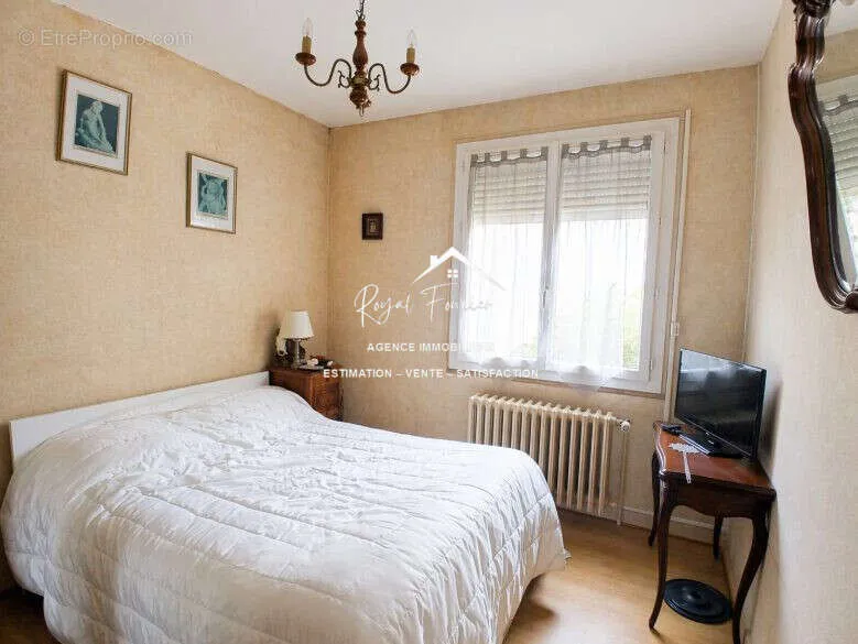 Camere da letto - House with Garden View in Ligueil