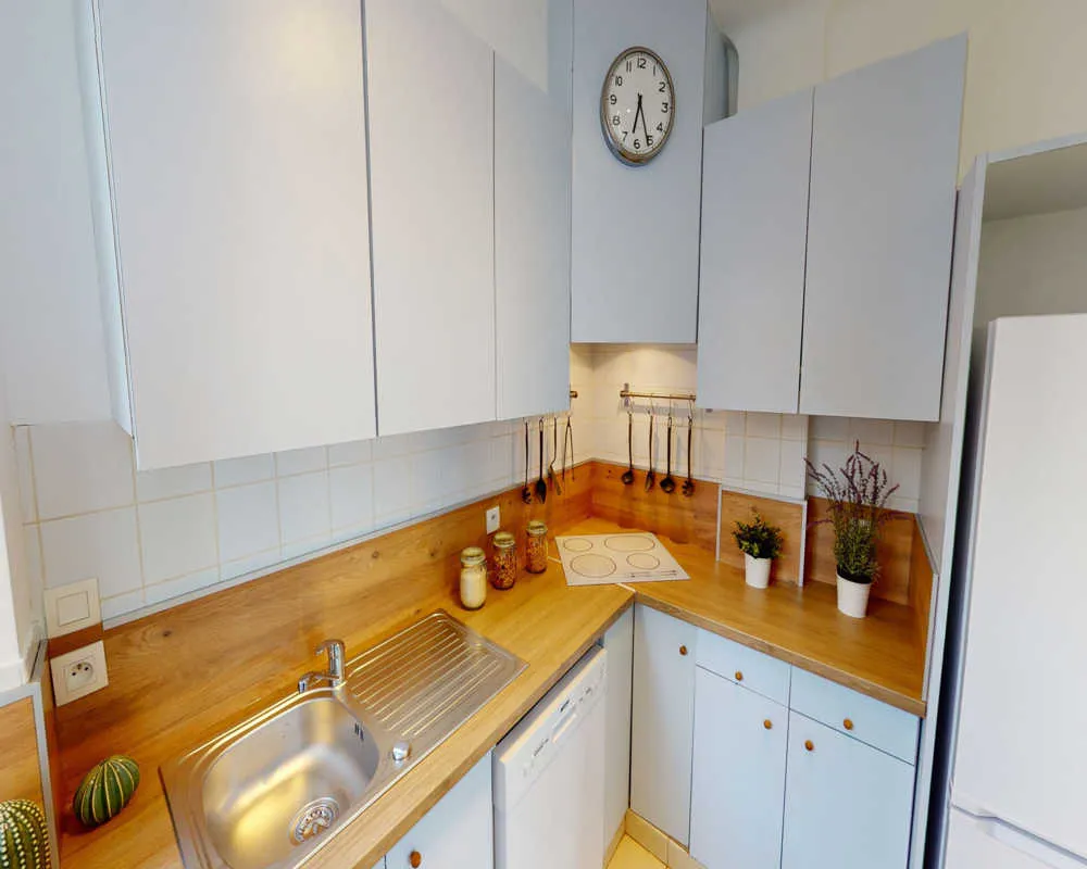 Cuisine - Chambre Meublée avec Vue Calme à Auteuil