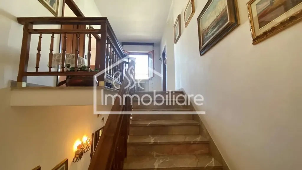 Pièces - Corner Villetta with Garden in Empoli