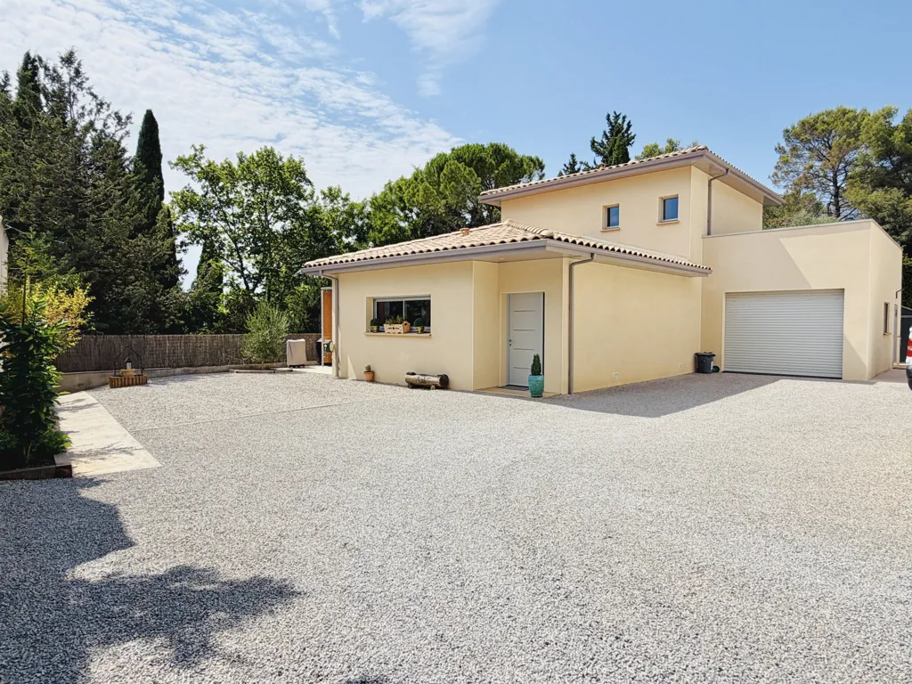 Välivaade - Contemporary Villa with Pool in Teyran
