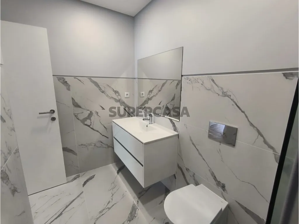 Salles de bain - New Development Apartment with Terrace in Almada