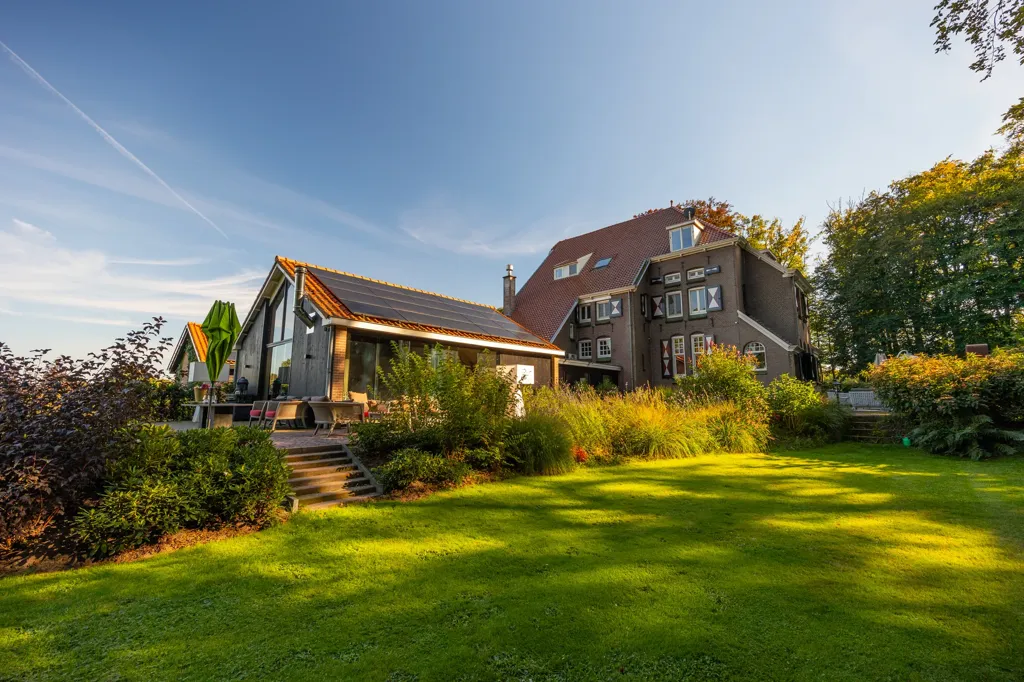 Jardin - Historic Villa with Garden in Almen