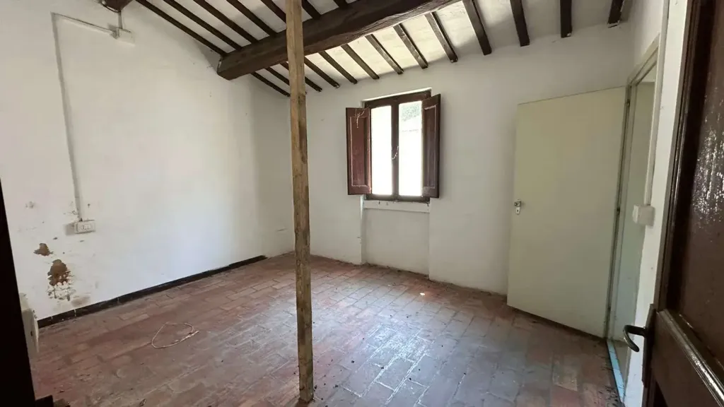 Pièces - Cottage for Renovation in Crocicchio, Gualdo Tadino